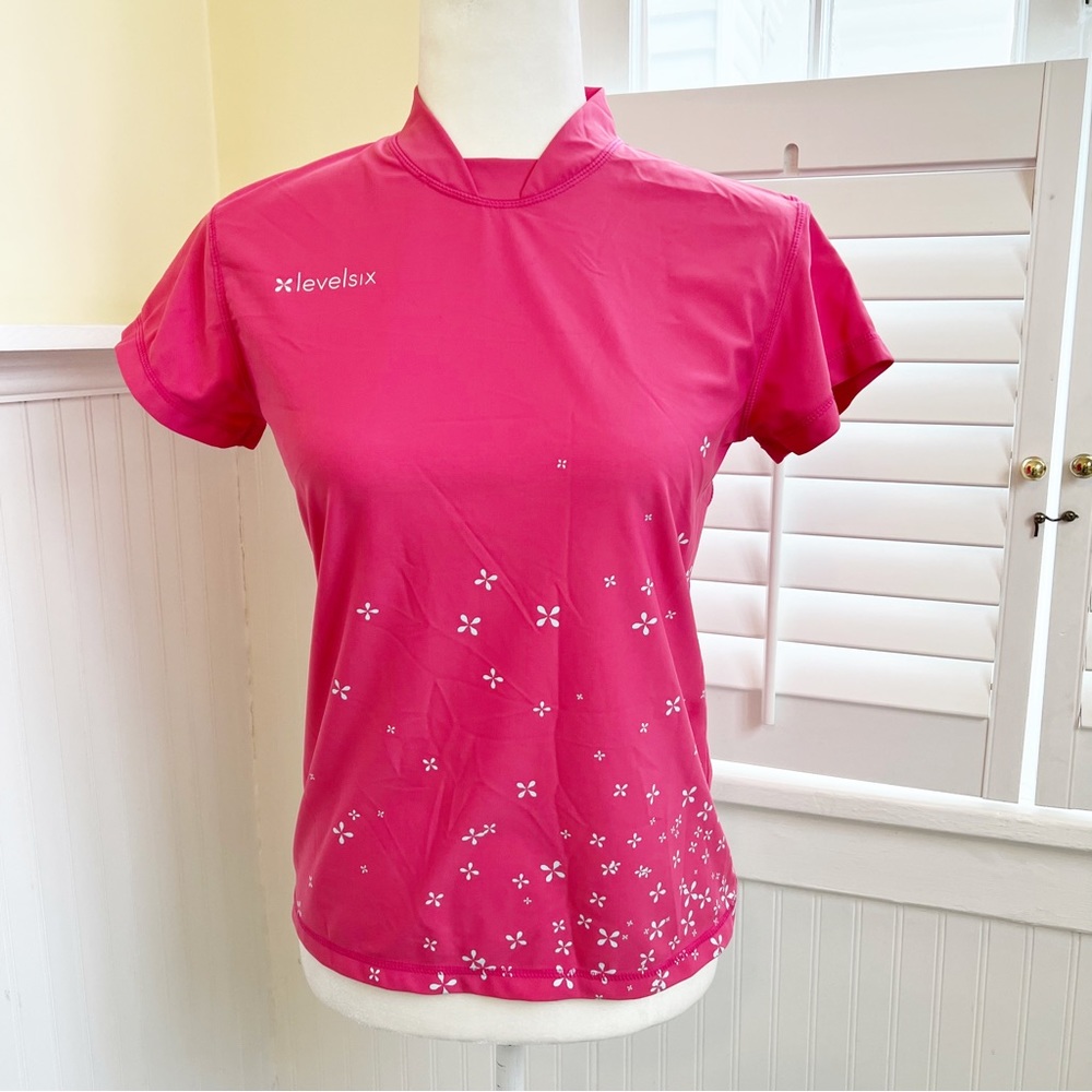 Level Six NWOT Honeysuckle Pink Short Sleeve Rash Guard Top Women’s Small